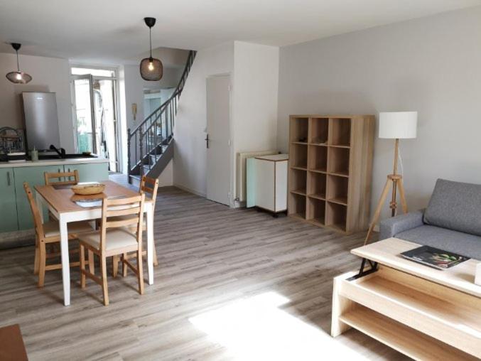 Grand T3 Confortable A 300 M De La Gare Périgueux Exteriör bild
